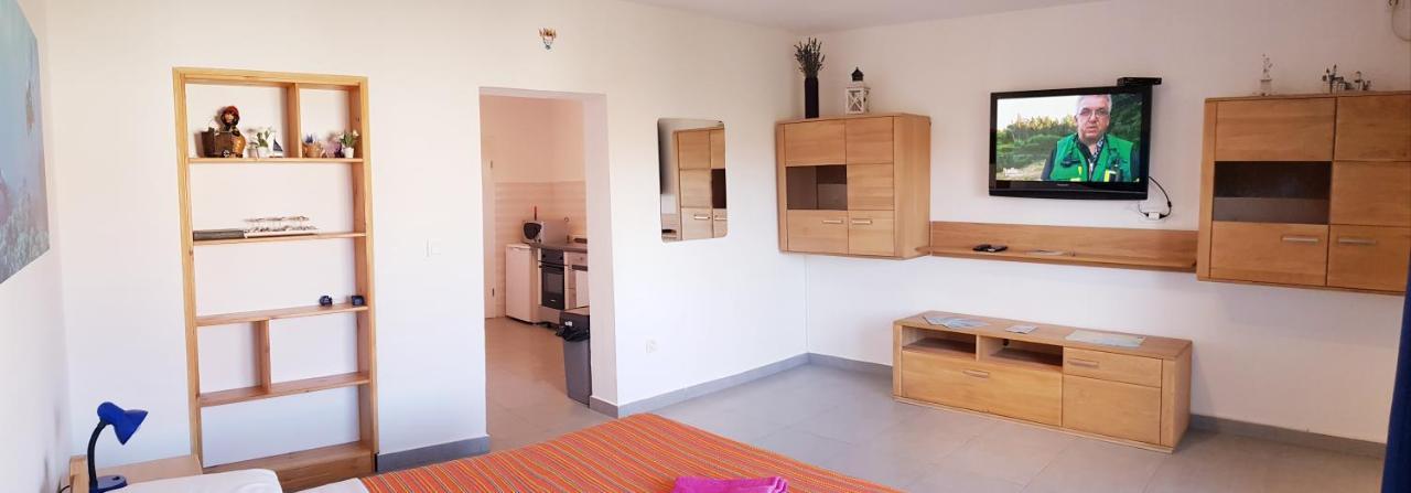 Apartmani Zem, Krk Кърк Екстериор снимка