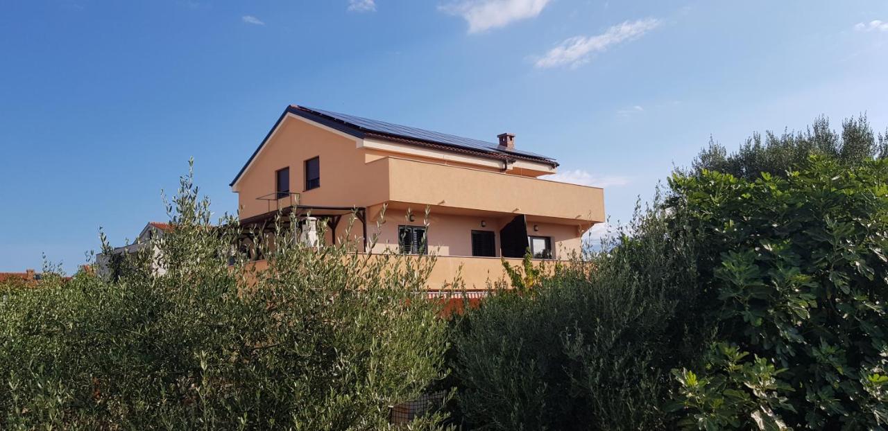 Apartmani Zem, Krk Кърк Екстериор снимка