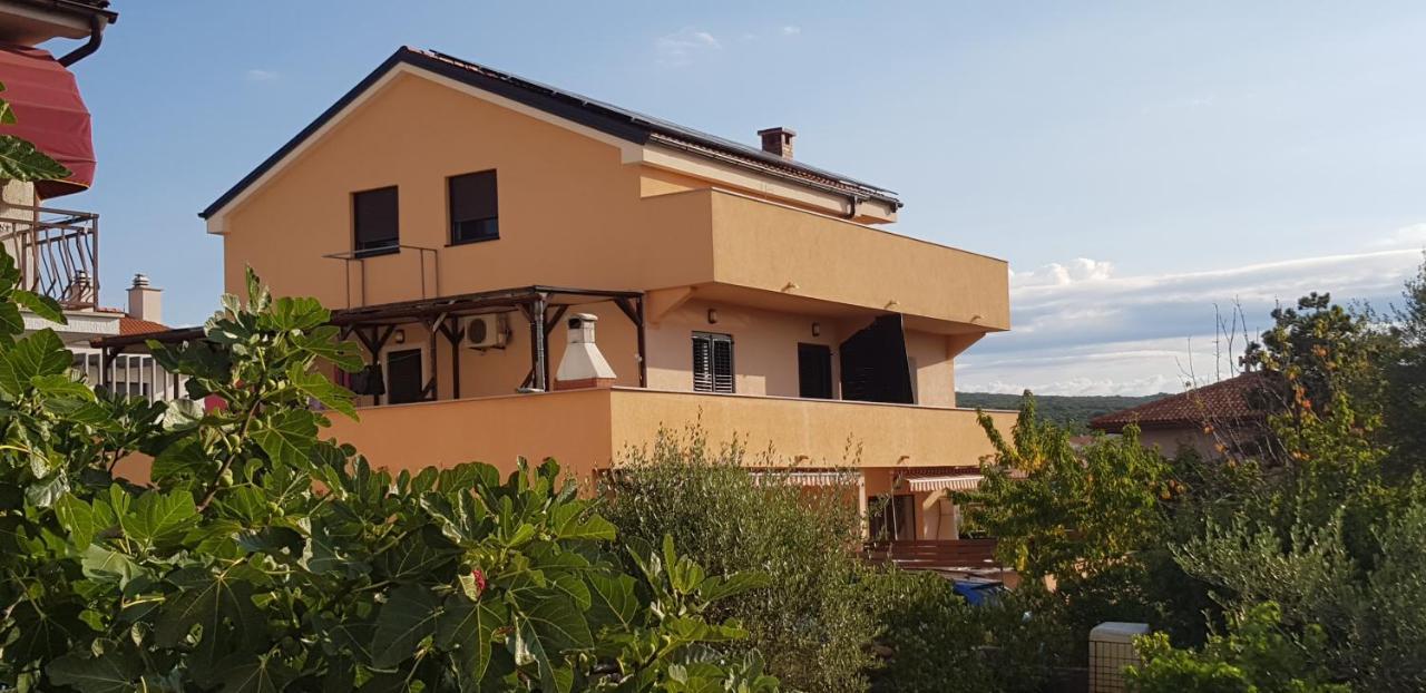 Apartmani Zem, Krk Кърк Екстериор снимка